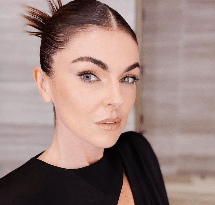 Enthüllung von Serinda Swan als Karla Dixon in Reacher Staffel 2